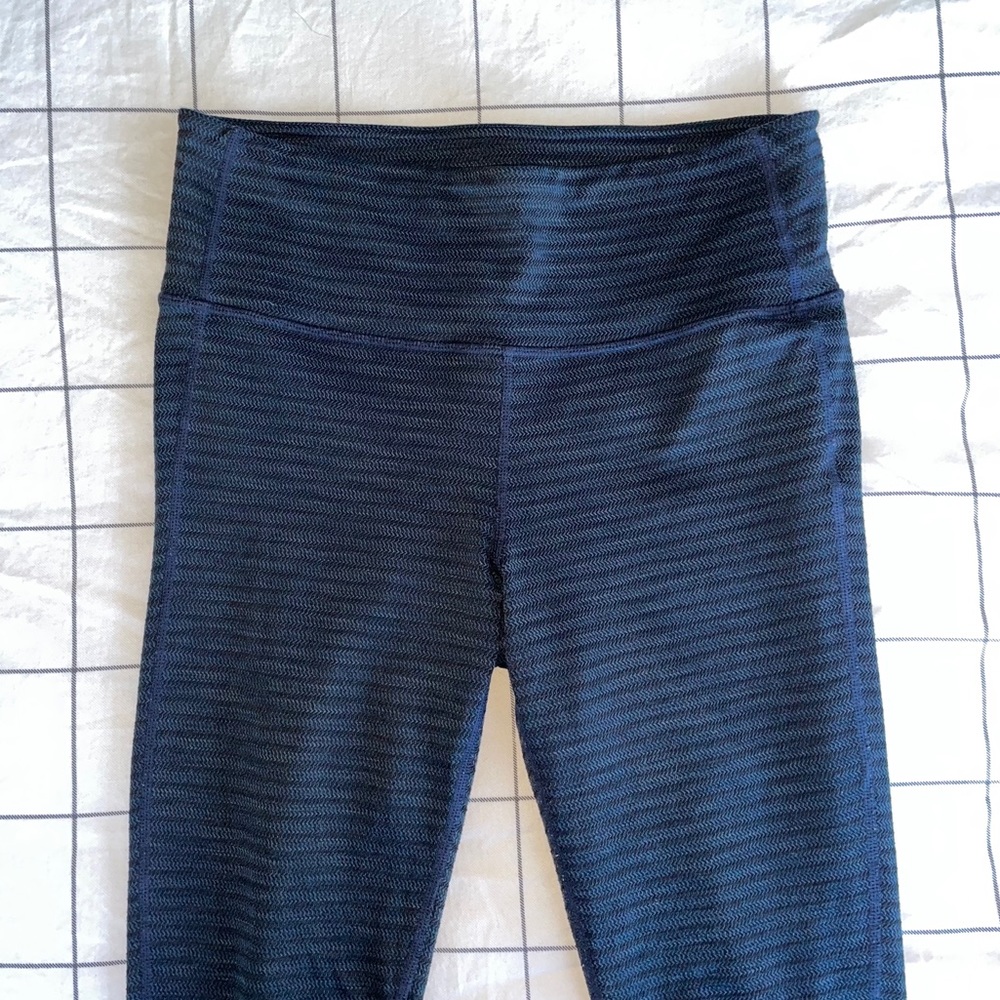 Athleta navy textured leggings